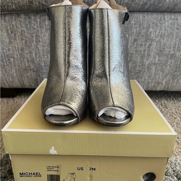 Michael Kor Lara Bootie in Pewter - Picture 2 of 4